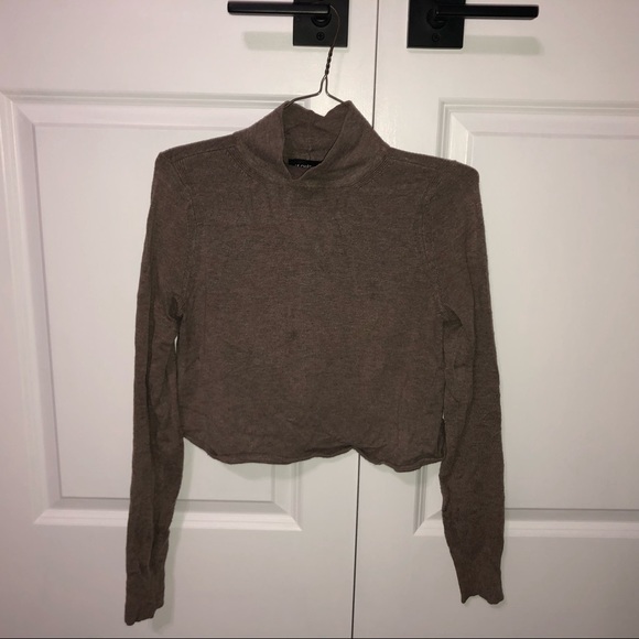 LE CHATEAU Mock Neck Cropped Long Sleeve - Picture 1 of 3